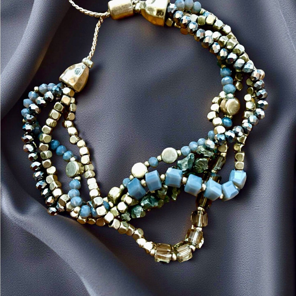 Elegant Gold and Lilac Beaded Bracelet
